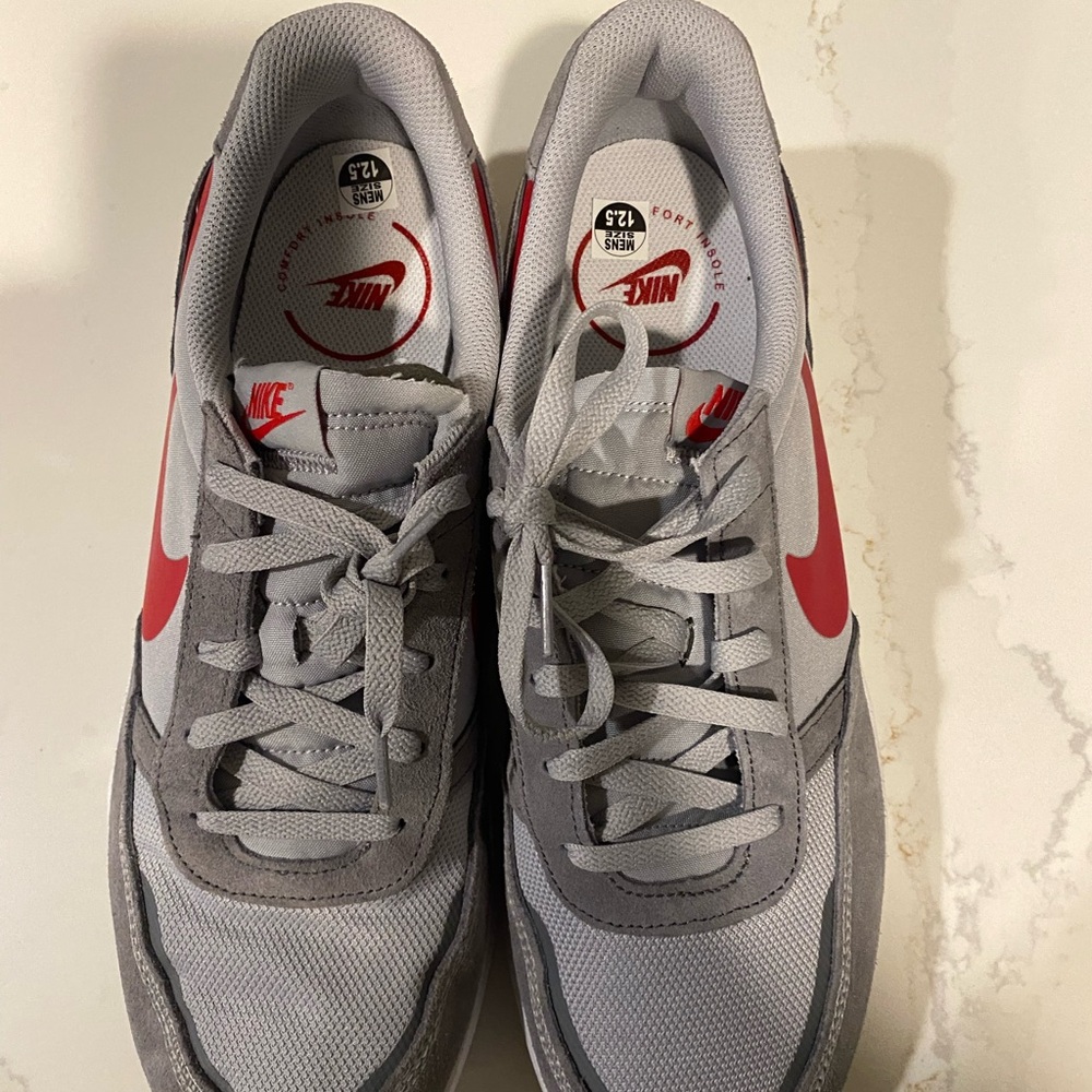 Nike Men's Gray and Red Athletic Sneakers - Picture 5 of 7